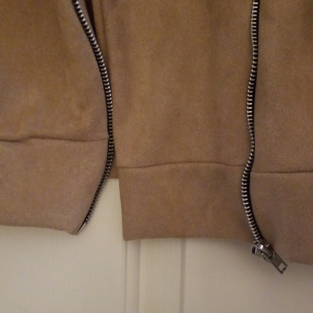 Suede Cropped Office Blazer - Picture 4 of 6